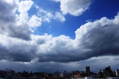 何やら雲行きが怪しいですねー・・・