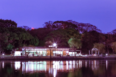 大濠公園の夜スタバ