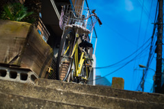 自転車に階段に空