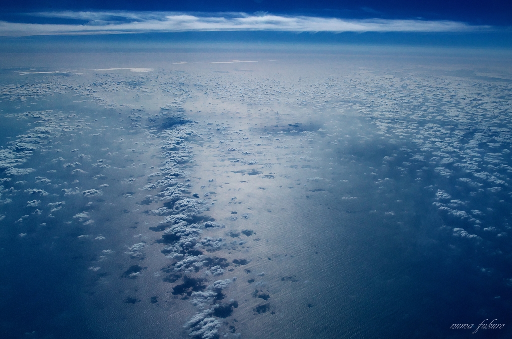 海と雲と光と