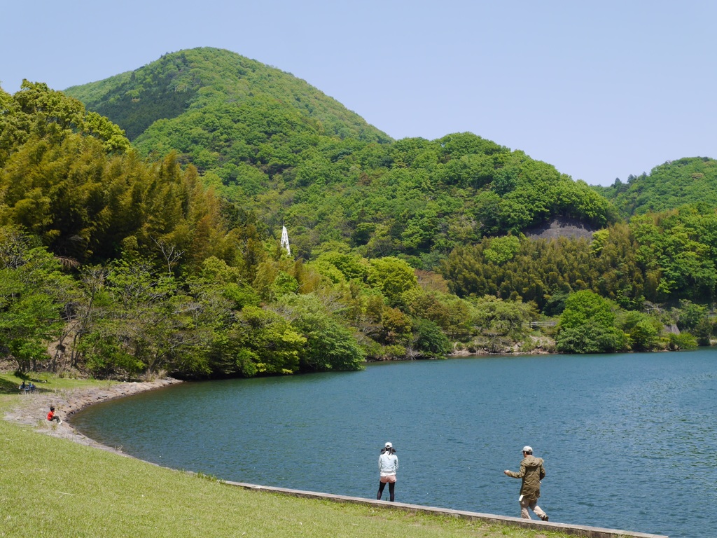 『静かな湖畔で』