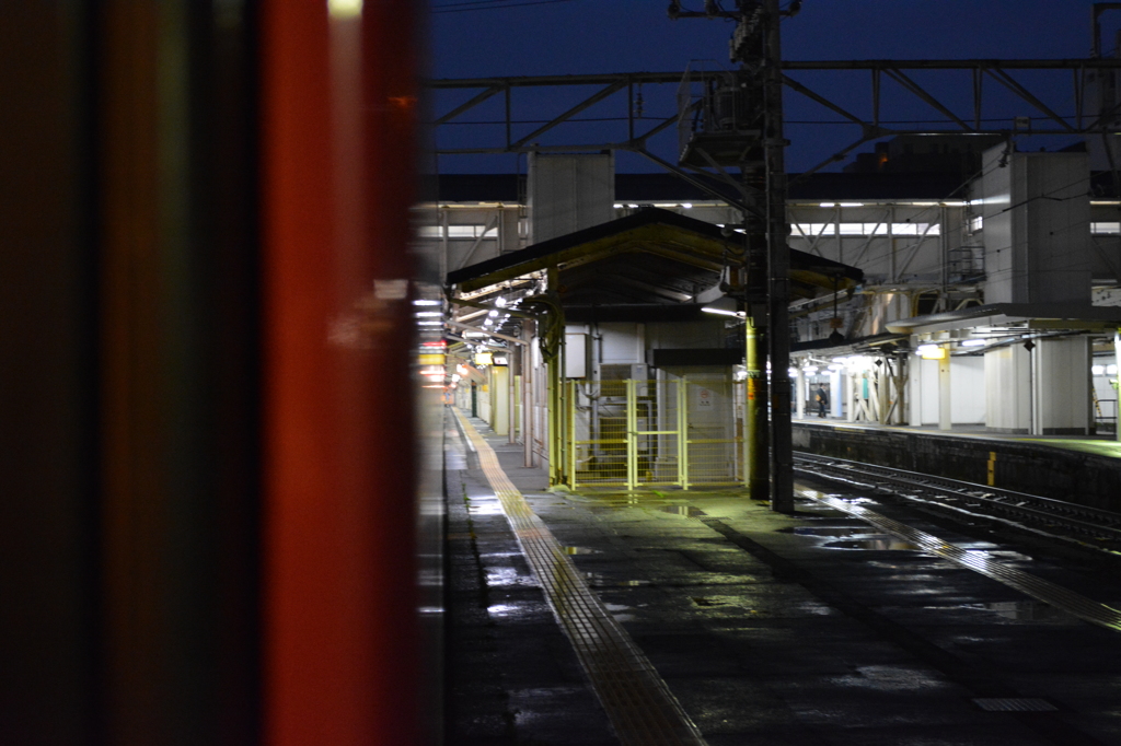 真夜中の沼津駅