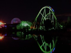 夜の遊園地