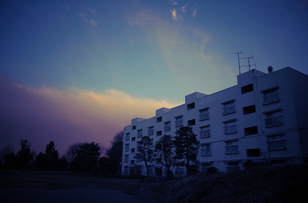 日暮れ団地