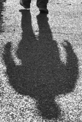 影も人となり