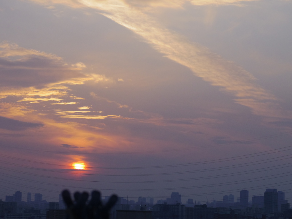 夕日にじむ空２