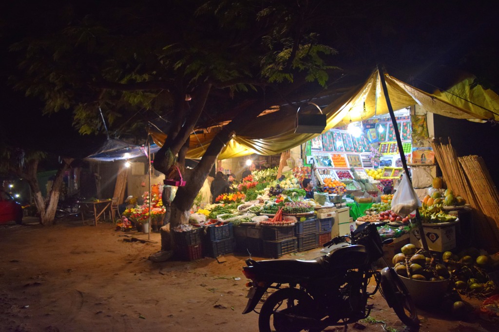 fruits shop at night in Delhi