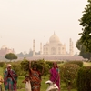 Life around Taji Mahal