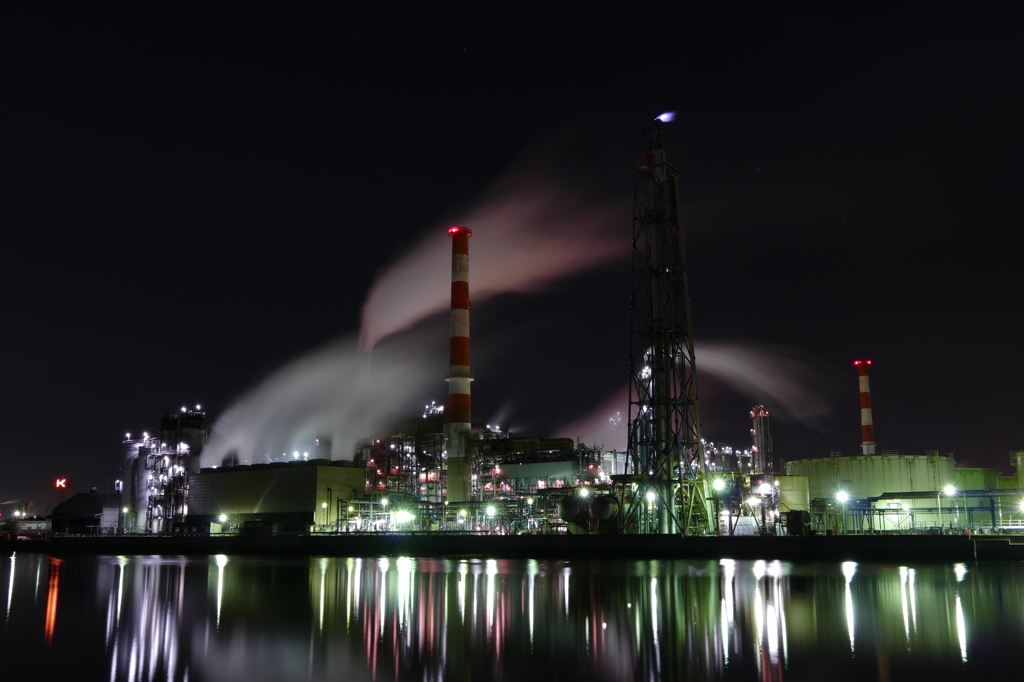川崎にて工場夜景に萌えてます。