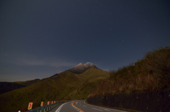 夜の由布岳