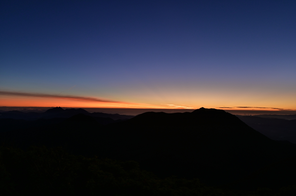 くじゅう連山の夜明け
