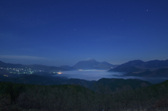 湯布院の雲海と由布岳