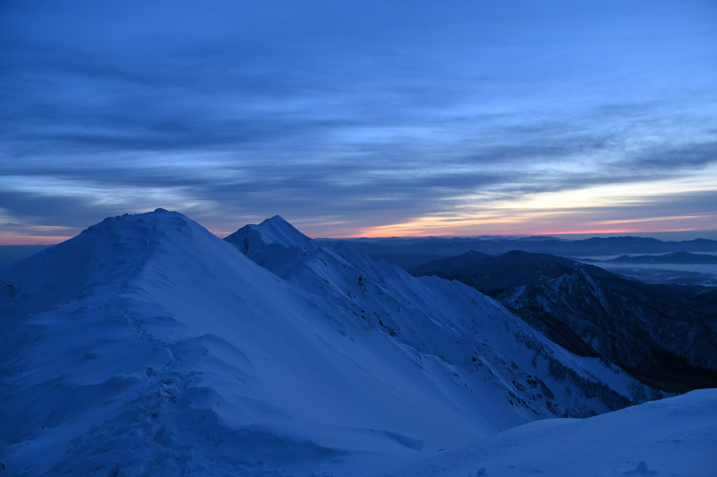 夜明けの伯耆大山