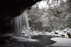 雪の鍋ヶ滝③