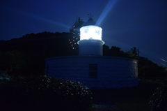 灯台「ココ↓」です