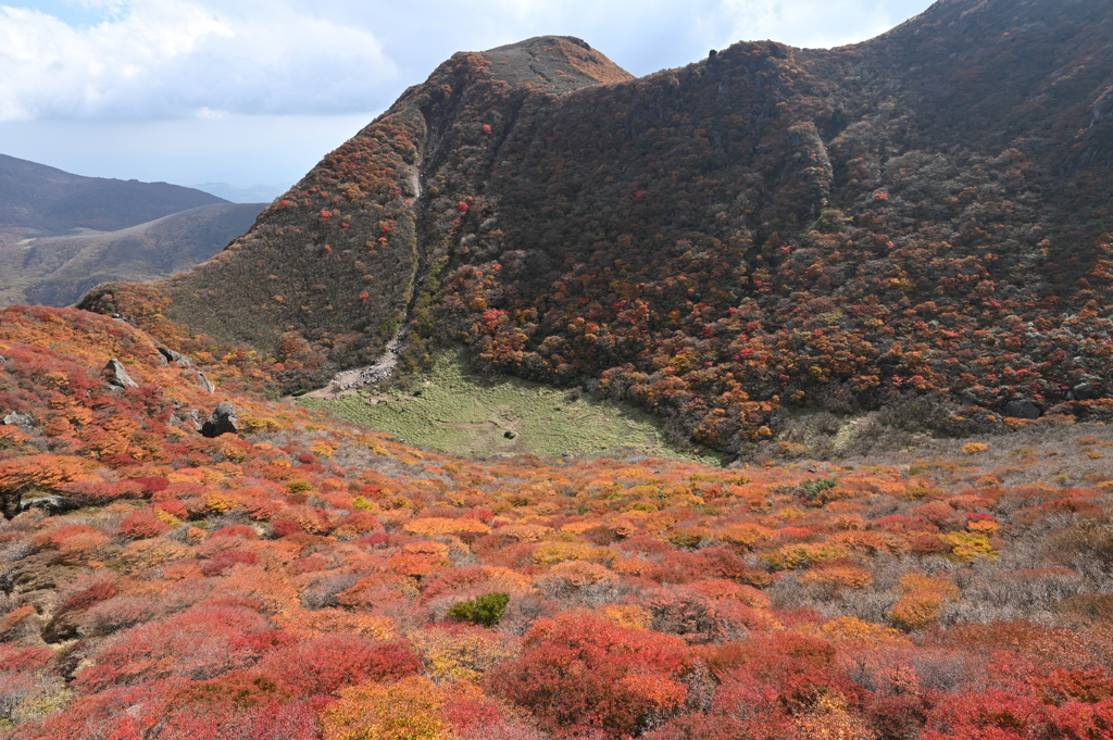 くじゅう連山～三俣山紅葉Ⅲ～