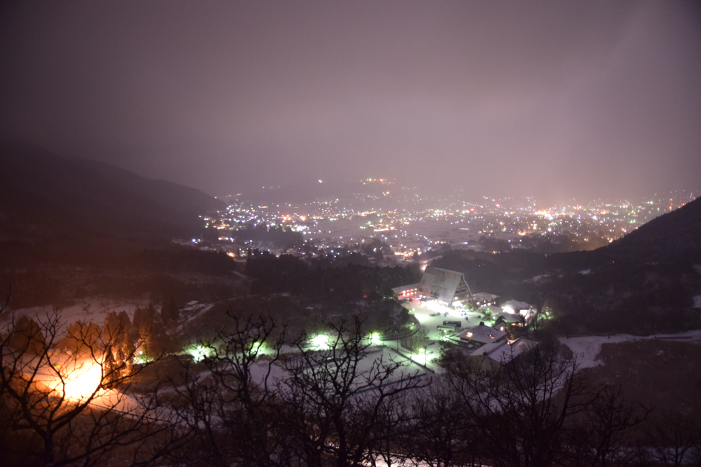 雪降る狭霧台