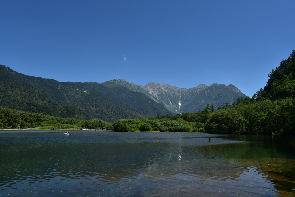 大正池より穂高を望んで