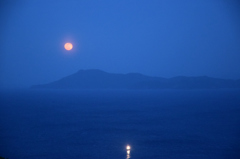 大婆鼻灯台からのお月さま