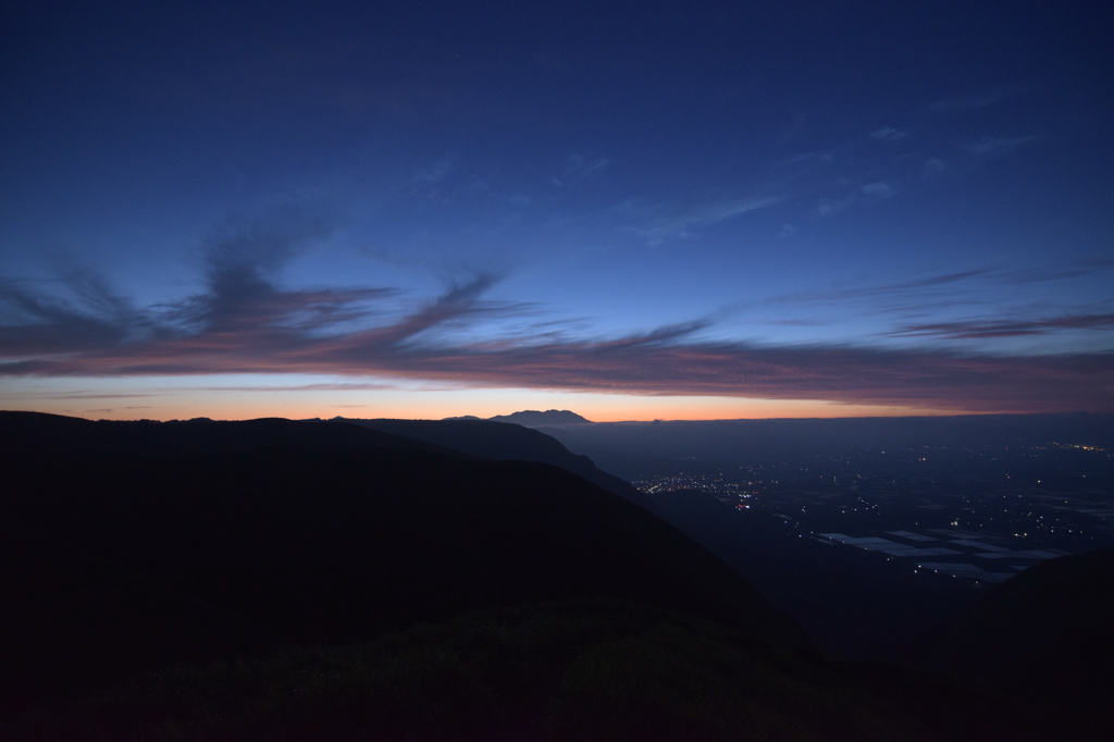 阿蘇の夜明け