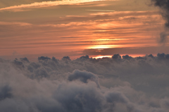 雲の峰の向こう側