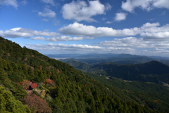 宝満山から遥か英彦山を望んで