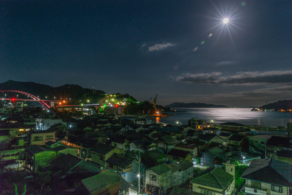 音戸大橋と月光