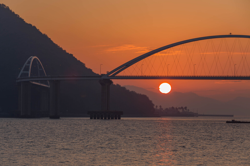 内海に沈む