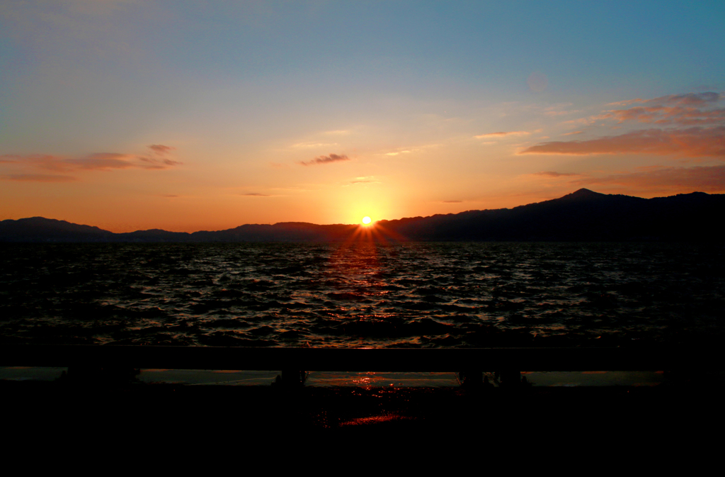 烏丸半島港から見た夕日 01