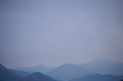 青い山