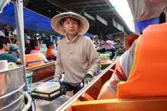 Damnoen Saduak Floating Market