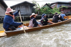 Damnoen Saduak Floating Market