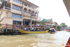Damnoen Saduak Floating Market