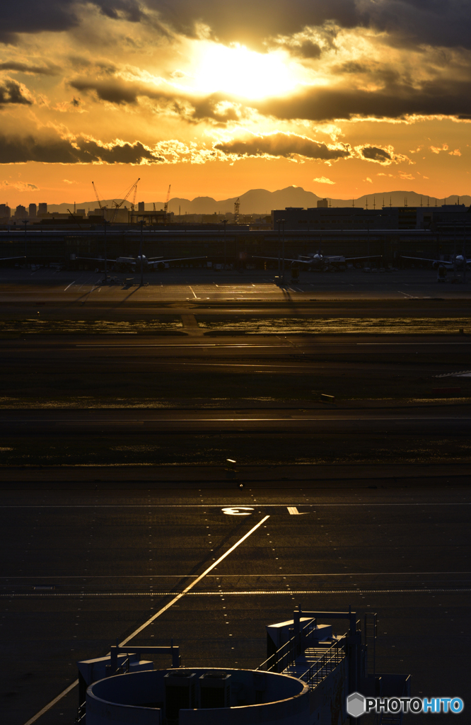 空港夕暮れ----⑧