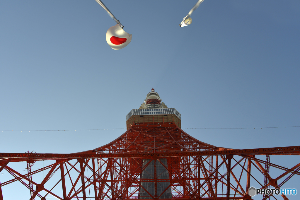 すっくと立つ東京タワー