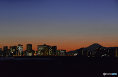 街の夕暮れ