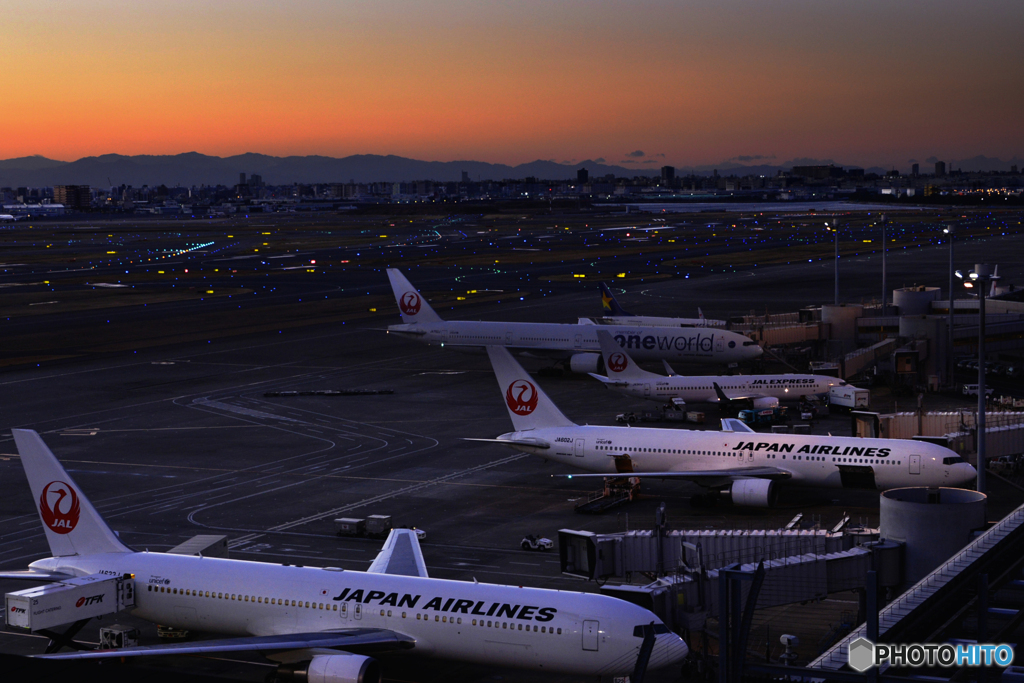 空港夕暮れ----②