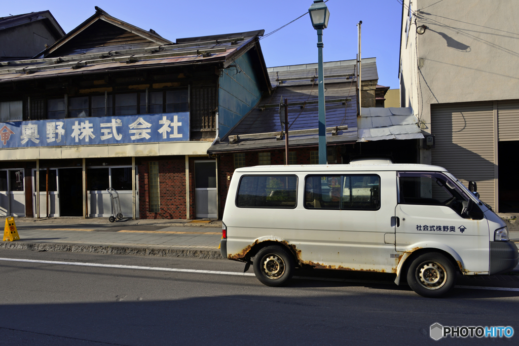 家も車もいい味出してます。