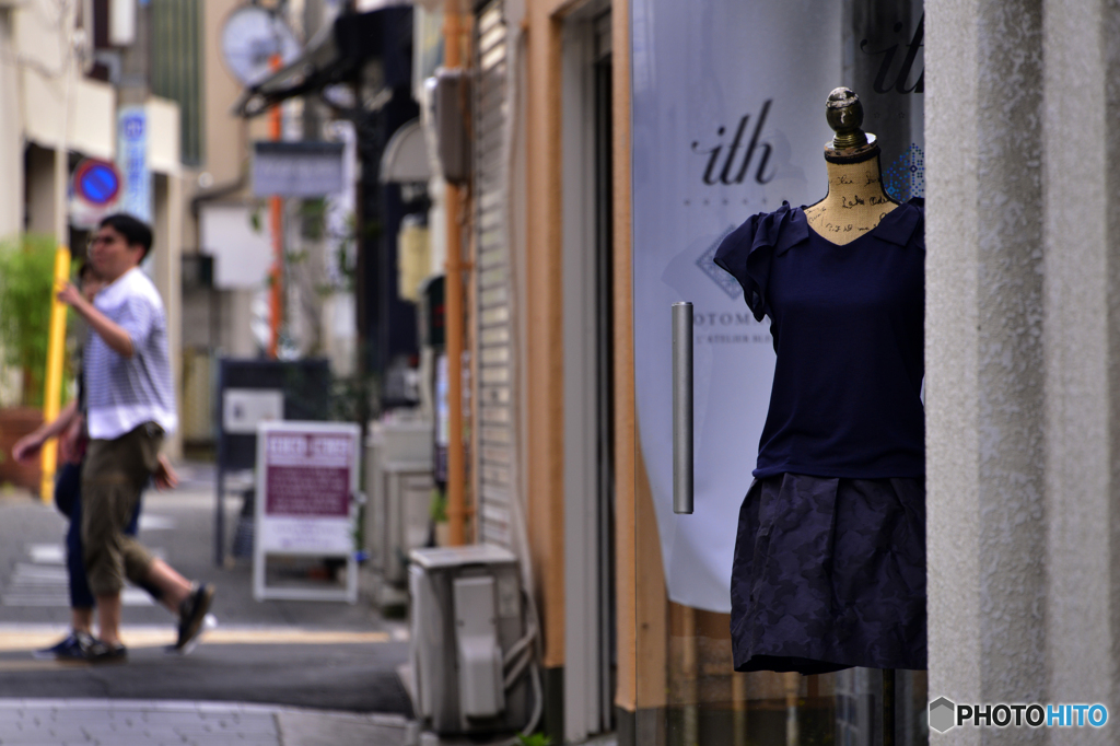 路地からの視線