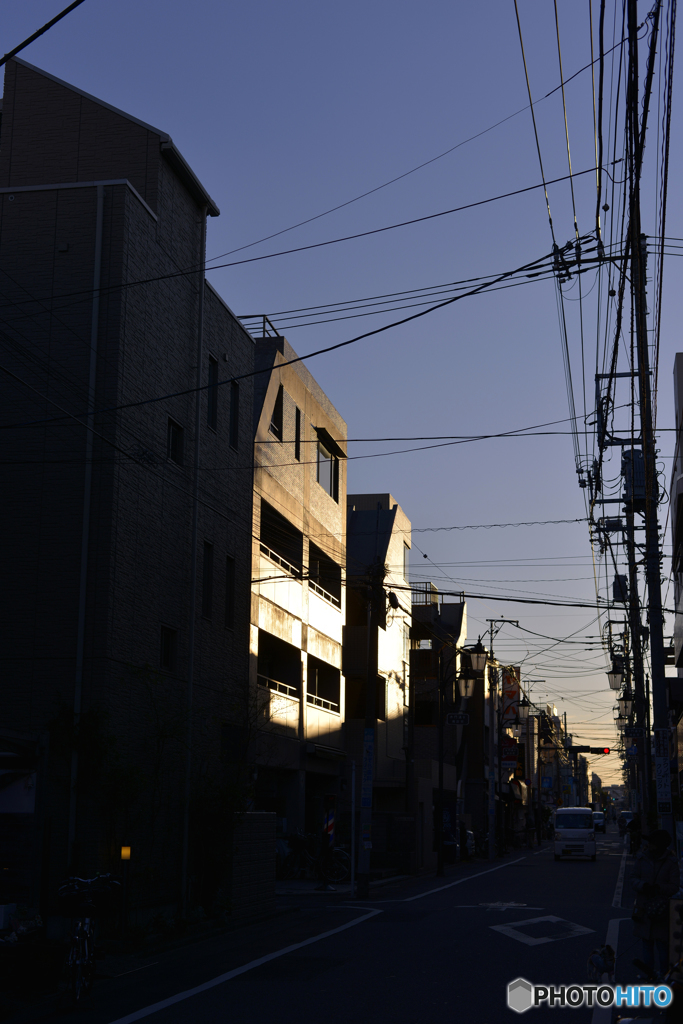 西日あたる家