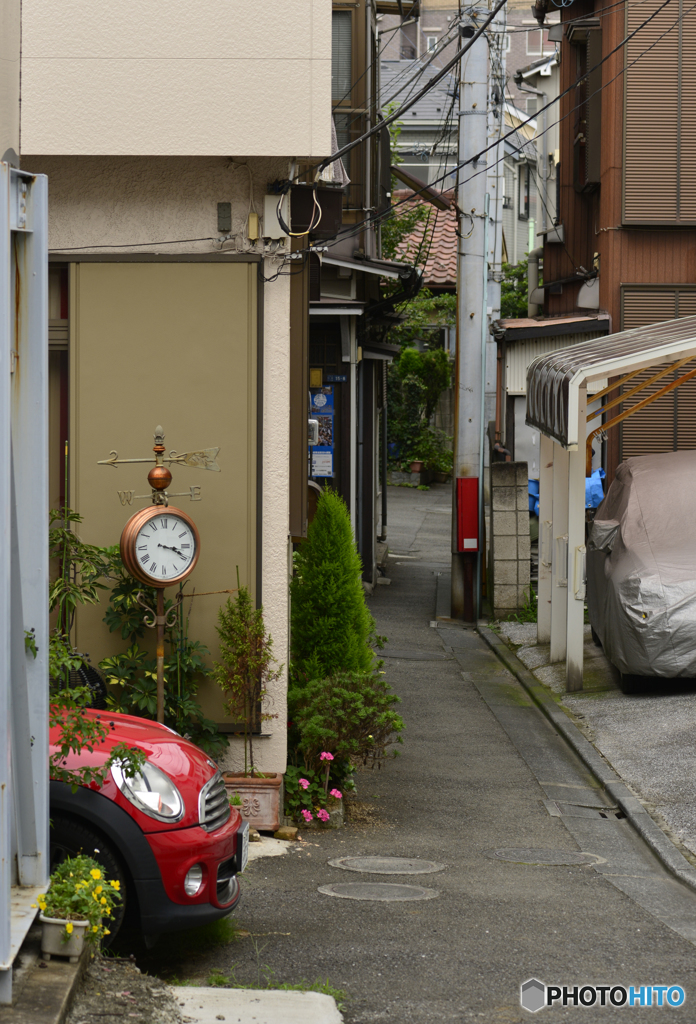 午後3時20分の路地・・・
