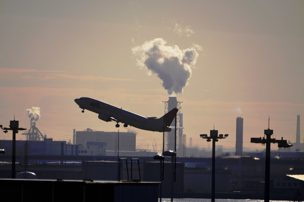 空港の隣り---①