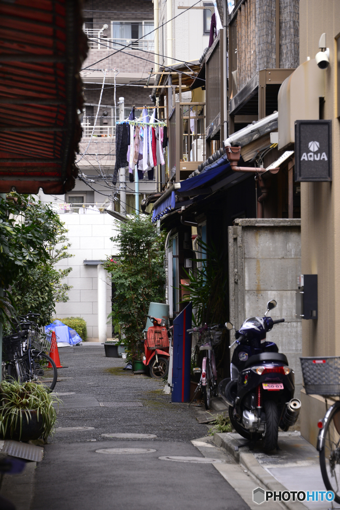 月島西仲通りの路地