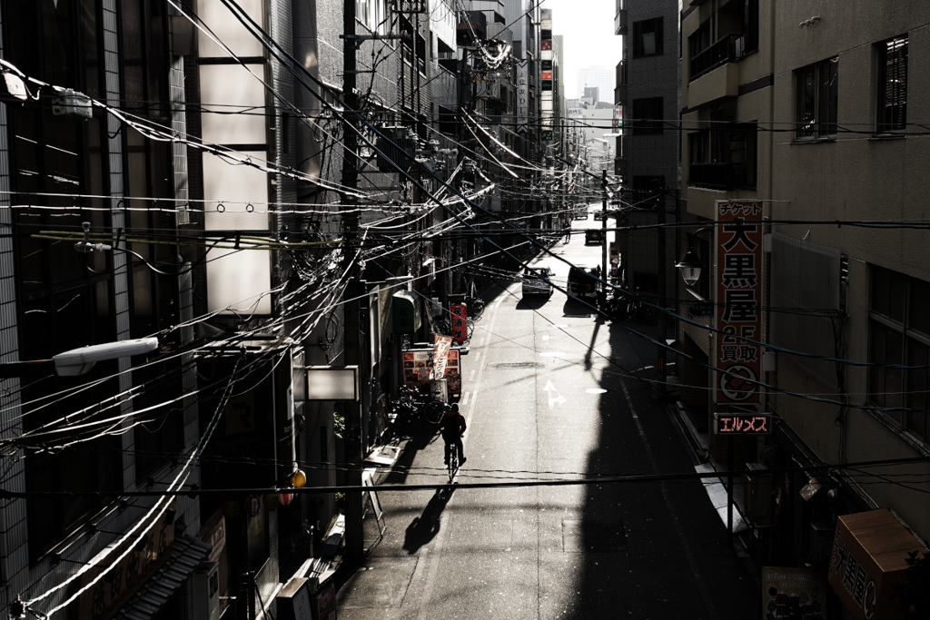光る街