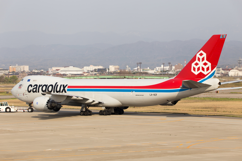 Boeing 747-8R7F/SCD