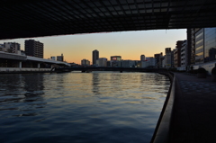 高架橋と青天井