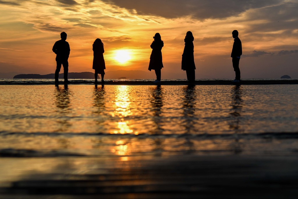若者たちの夕焼け