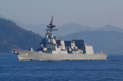 護衛艦「冬月」