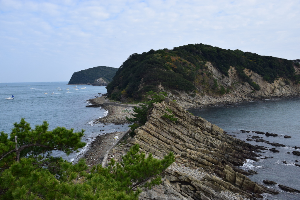 友ヶ島から虎島を見る