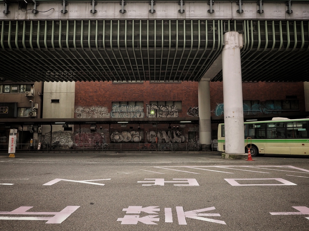 osaka street snap  ~Bus Stop~